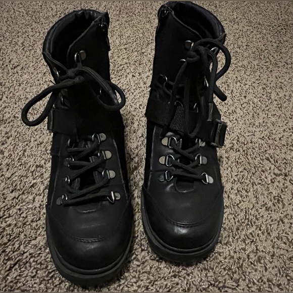 G By Guess black heel boots - Picture 3 of 9